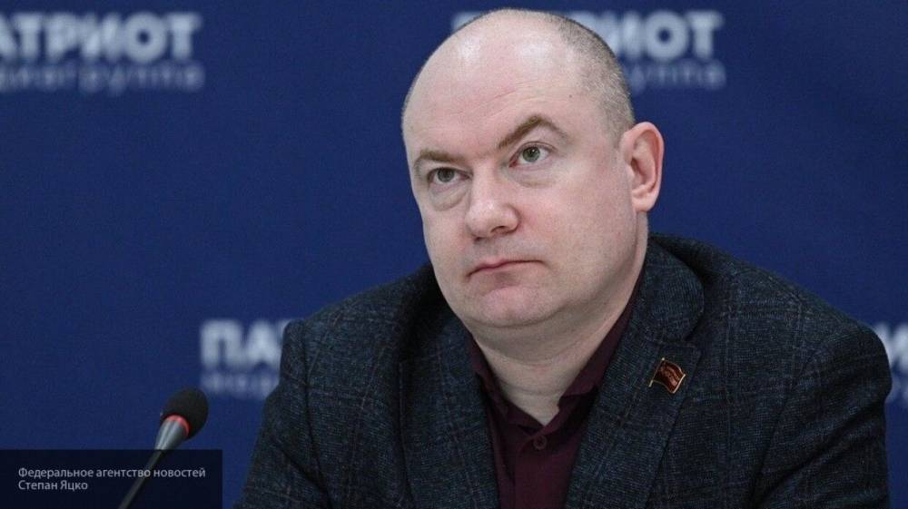 Малинкович призвал проверить декларации чиновников после скандала с КПРФ в Башкирии