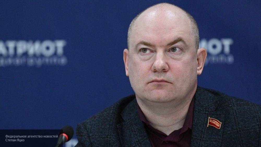 Малинкович поставил под сомнение достоверность деклараций о доходах членов КПРФ