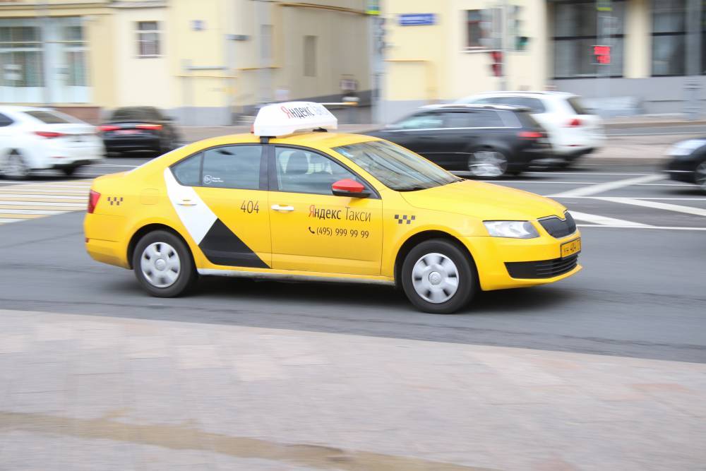 Стали известны подробности конфликта пассажирки и таксиста в Москве