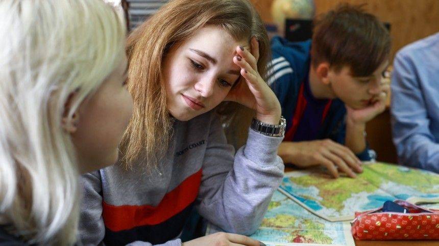 Петербургские школьники смогут уйти на летние каникулы 30 апреля