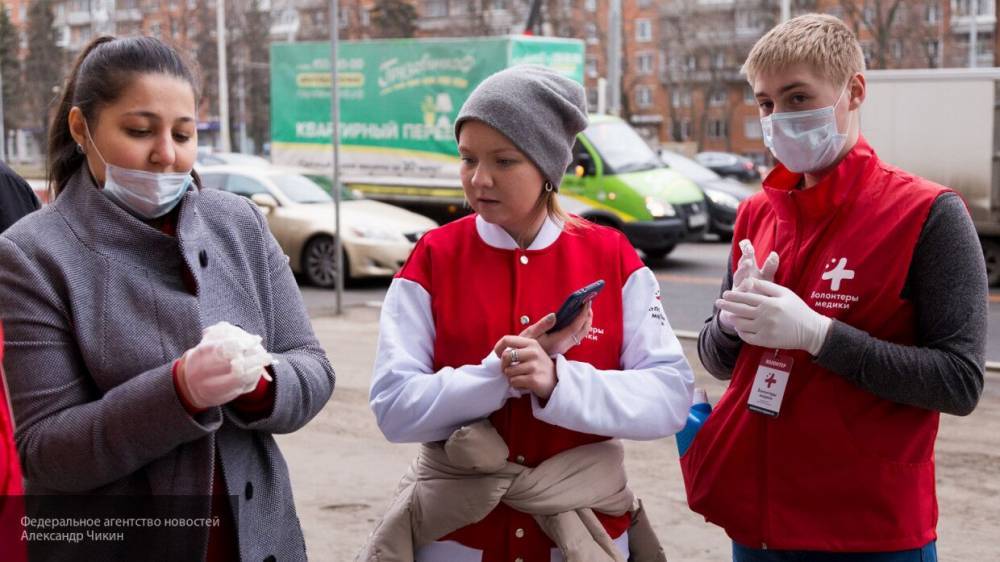 Исследование ВЦИОМ показало, как россияне оценивают работу волонтеров во время пандемии