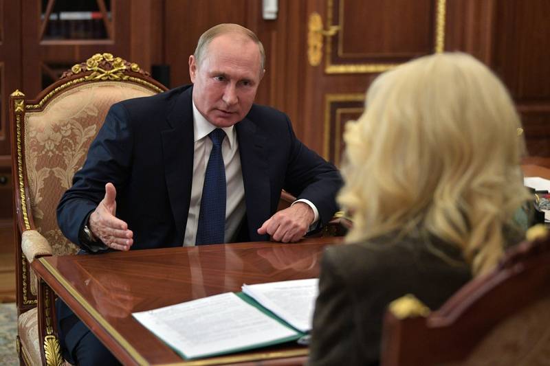 Голикова пообещала рассказать Путину о стратегии снятия ограничений