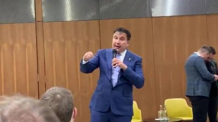 Непотопляемый Саакашвили: зачем опальный политик вновь понадобился Киев