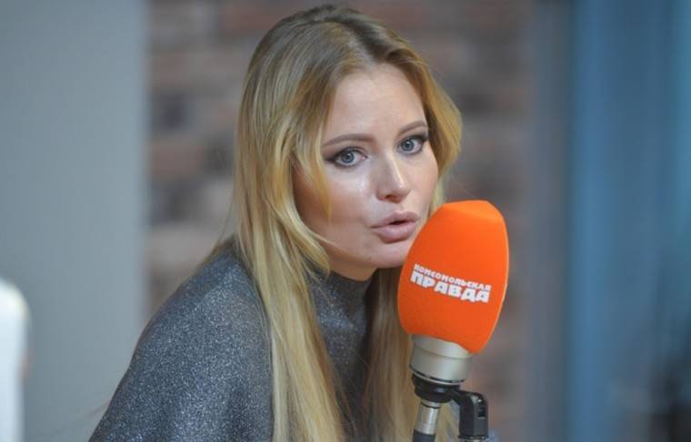 Дана Борисова оголила грудь и призналась, что два года живёт без секса