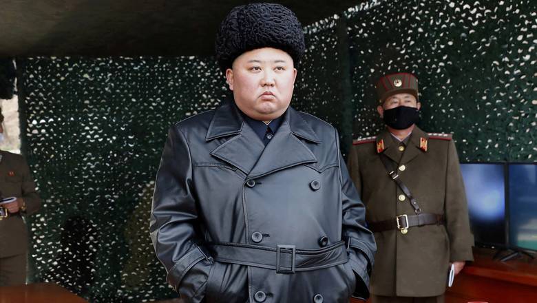 Китай направил в КНДР врачей из-за сообщений о пошатнувшемся здоровье Ким Чен Ына