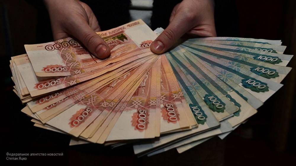 Финансовые эксперты раскритиковали идею раздачи "вертолетных денег" в России