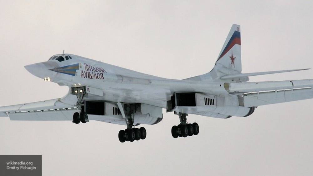 Заслуженный военный летчик РФ Владимир Попов рассказал о схожести Ту-160 и B-1B