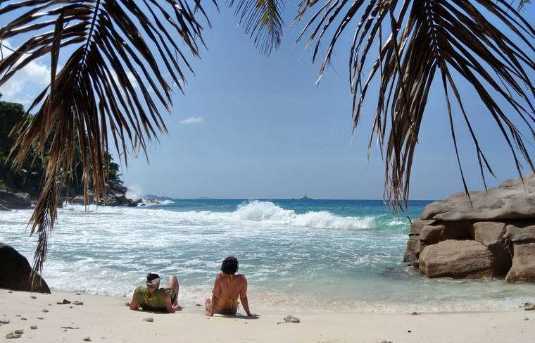 Российские туристы паникуют на Сейшелах из-за отсутствия вывозных рейсов