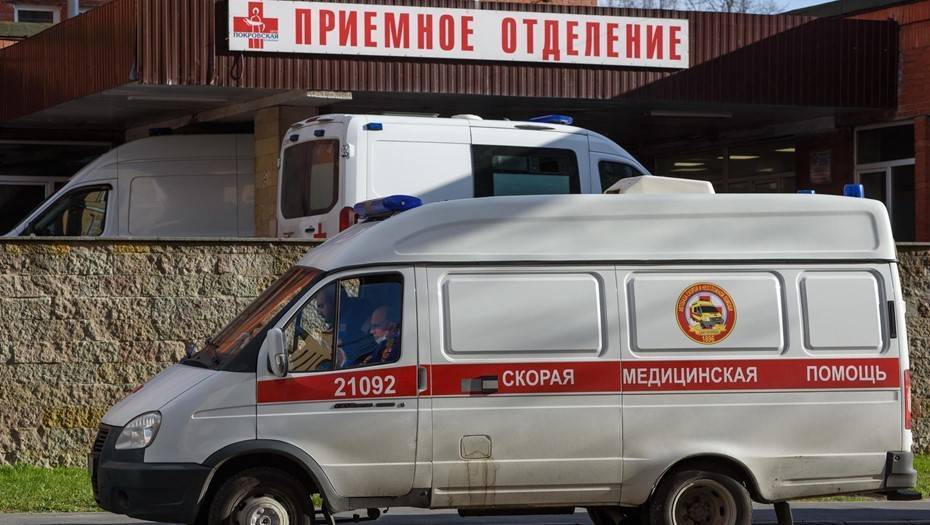 В Великом Новгороде принудительно госпитализировали семью больных COVID-19
