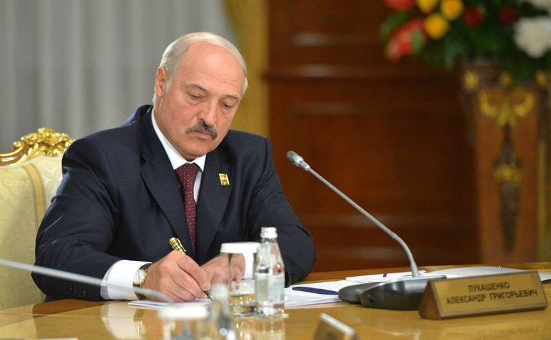 Лукашенко анонсировал принятие новой Конституцию Белоруссии
