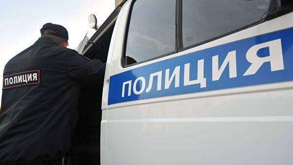 В Москве полицейского и адвоката подозревают во взяточничестве