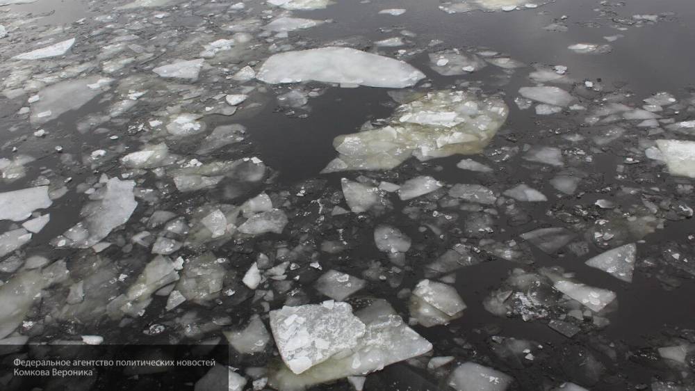 Два человека погибли в результате провала "Газели" под лед в Якутии