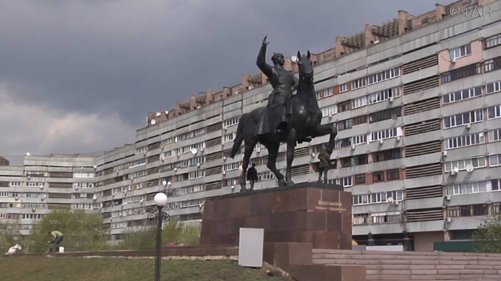 В Луганске к юбилею Победы ведут реконструкцию памятников