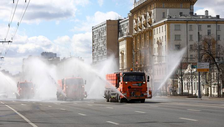 МЧС продолжает дезинфекцию дорог, зданий и техники на территории России