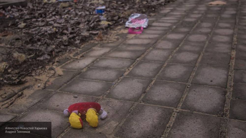 Труп новорожденной девочки обнаружили жители многоэтажки в Новокузнецке