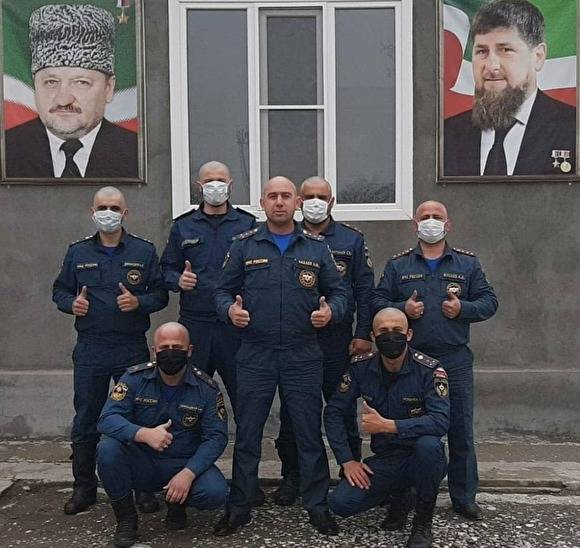 В Чечне весь состав ГУ МЧС побрился налысо по примеру Кадырова