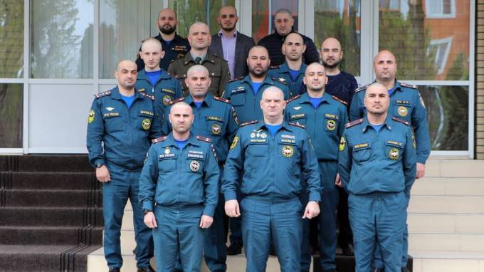 В Чечне вслед за Кадыровым весь состав МЧС побрился налысо