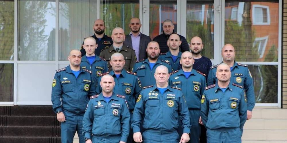 Личный состав МЧС Чечни побрился наголо по примеру Кадырова