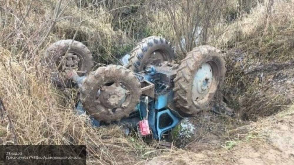 Водитель и пассажир погибли в перевернувшемся тракторе в Башкирии