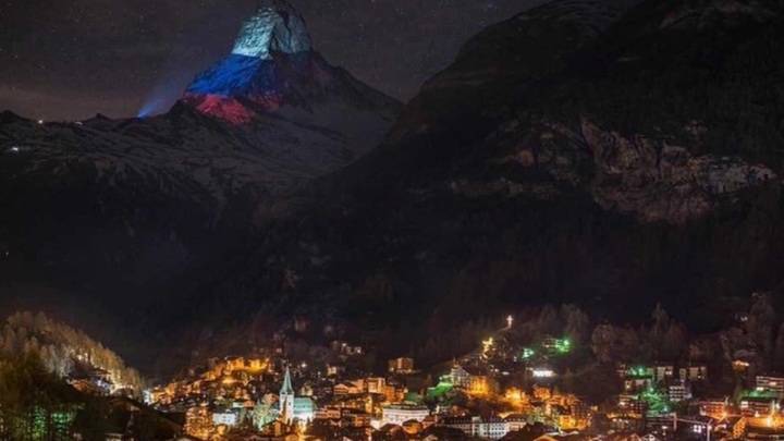 Швейцария превратила гору Маттерхорн в символ солидарности с Россией