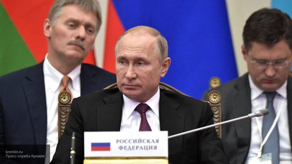 Песков рассказал о звонках Путина российским чиновникам