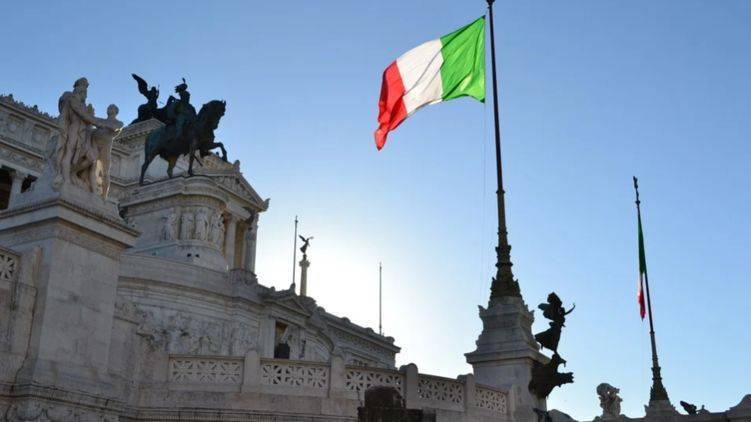 Премьер Италии заявил о планах снова запустить промышленность 4 мая