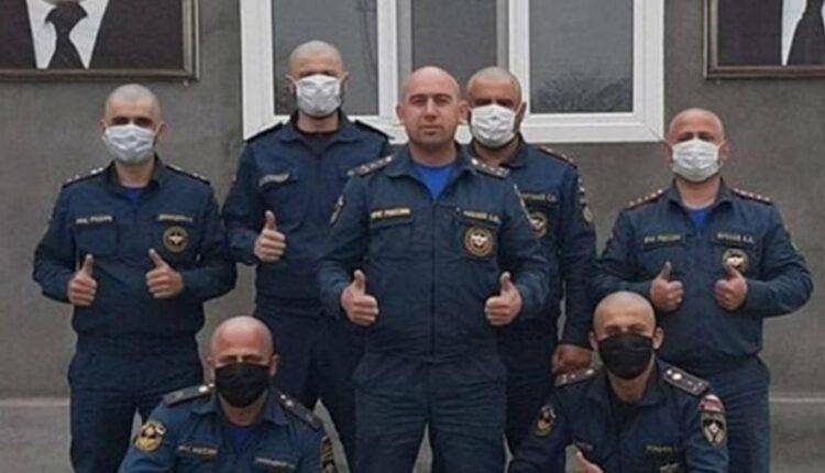 В Чечне спасатели побрились налысо в рамках акции против COVID-19