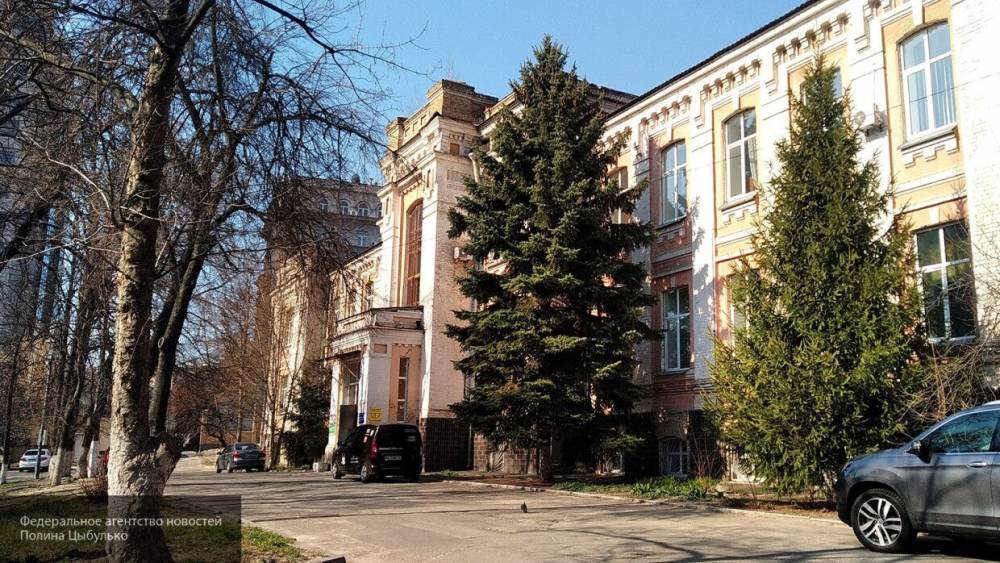 Инфицированный COVID-19 нейрохирург из Александровской больницы скончался в Петербурге