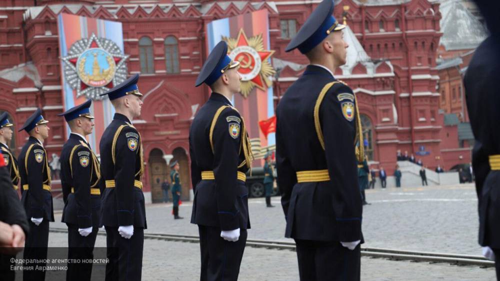 Военнослужащие ЗВО РФ возвращены в части на карантин после переноса парада Победы