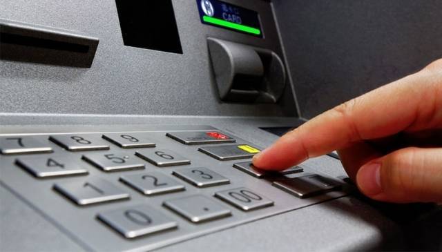 В Москве начали выписывать штрафы за отсутствие разметки у банкоматов. Сумма уже составила 5,9 млн рублей
