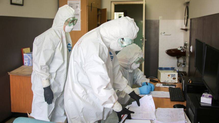 Порядка 50 сотрудников Мариинской больницы заразились коронавирусом