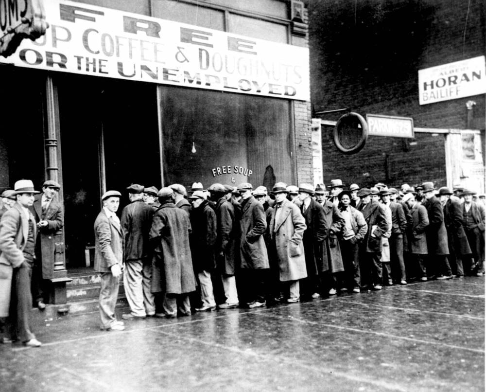 Советник Трампа по экономике: Безработица в США может достигнуть уровня Великой депрессии