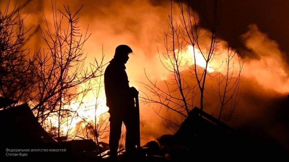 Пожарные эвакуировали шестерых пермяков из горящего дома