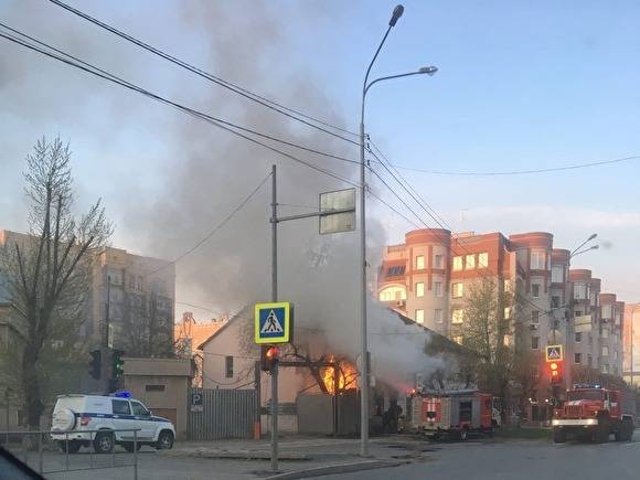 В центре Тюмени сгорела квартира, спасен один человек