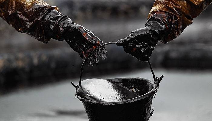 Нефть существенно дешевеет, WTI падает в цене на 14%