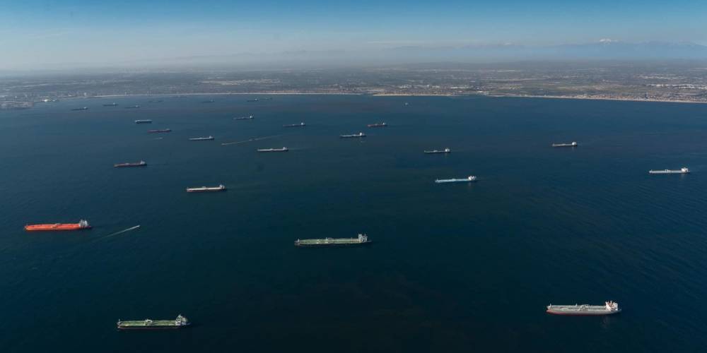США показали аномальное скопление нефтетанкеров у берегов Калифорнии