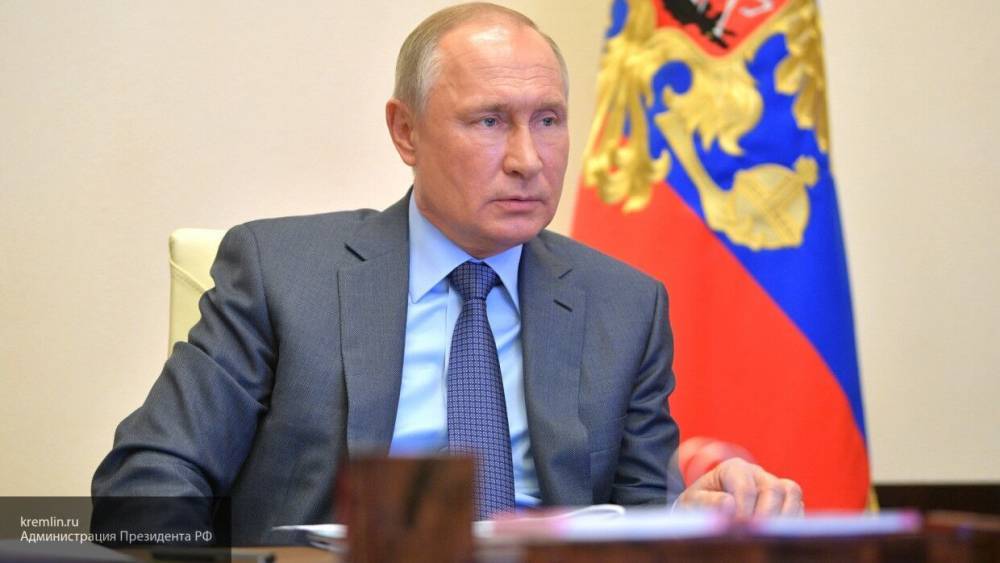 Путин проведет совещание с главами регионов по коронавирусу 28 апреля