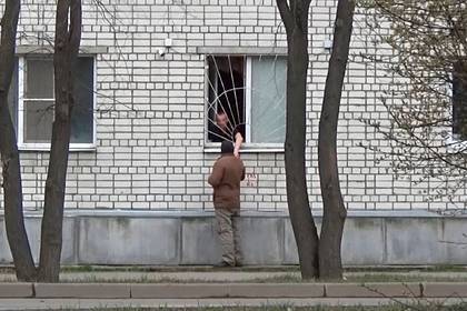 Россиянин незаконно торговал спиртом из окна своей квартиры