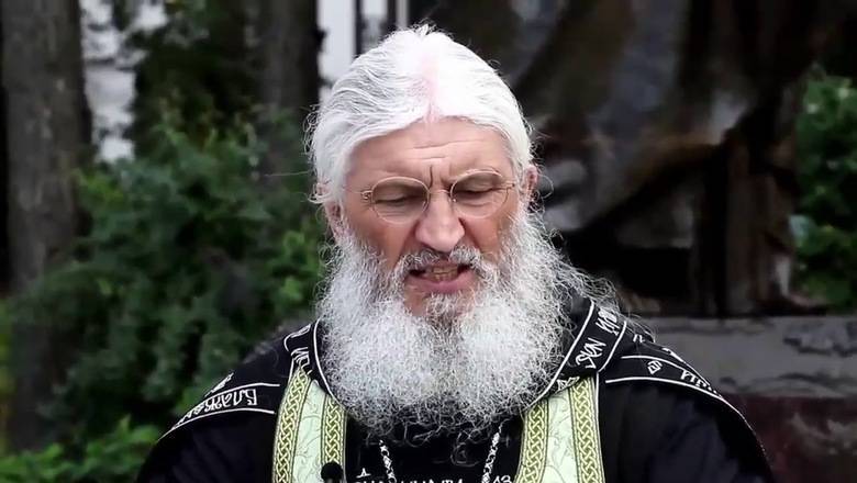 Священнику на Урале, проклявшему РПЦ за закрытие храмов, запретили проповедовать