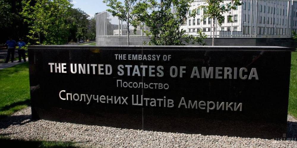 Посольство США удалило с сайта сведения о работе биолабораторий на Украине