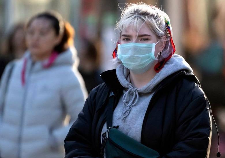 В пяти регионах России введут обязательное ношение масок в общественных местах