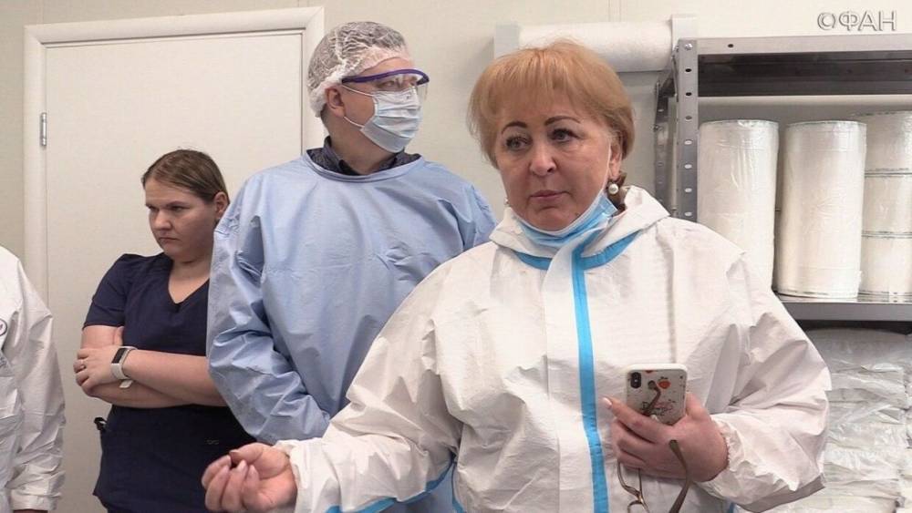 Петербургской больнице подарили медицинское оборудование.