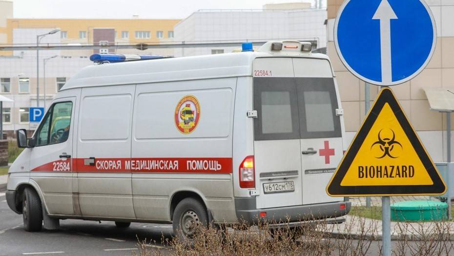 Заболевшая коронавирусом сотрудница скорой помощи умерла в Петербурге