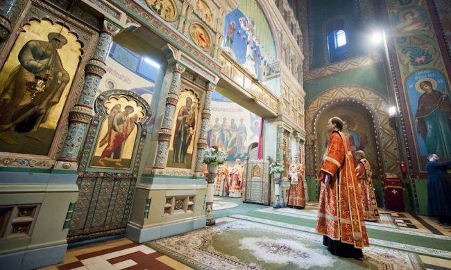 С 29 апреля службы в храмах Москвы и области будут идти без прихожан