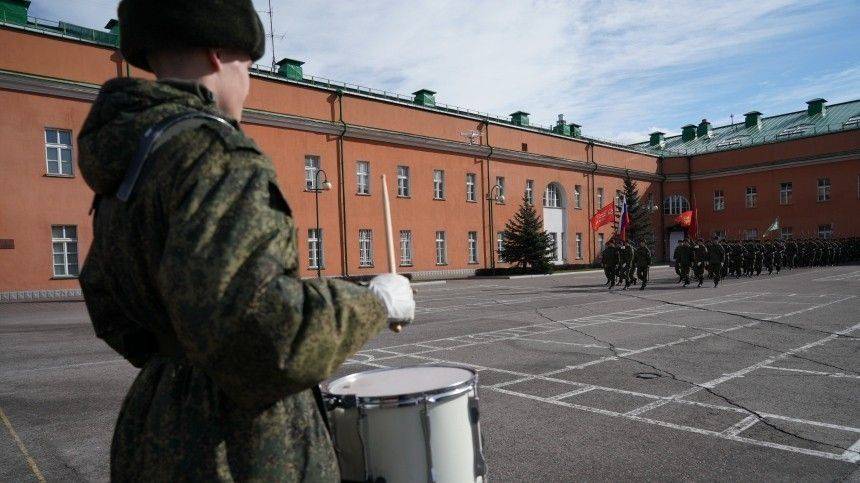 Онлайн-парад и концерт организовали для ветерана ВОВ в Новосибирске