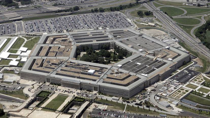 Пентагон опубликовал видео с неопознанными летающими объектами