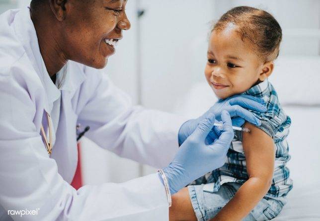 ВОЗ предупреждает, что «дети умрут», если страны прекратят делать вакцины из-за коронавируса