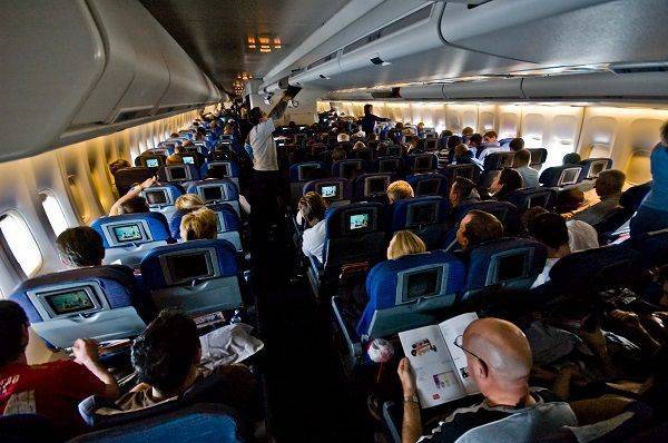 Медицинские маски и перчатки станут обязательными для пассажиров самолетов