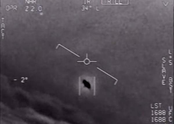 "Секретные материалы": Пентагон опубликовал видео с НЛО, снятые военными пилотами