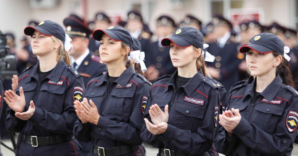 Полицейским запретят критиковать начальство в соцсетях и материть женщин